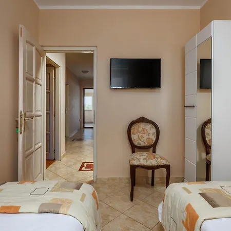 Pool Divina * Šišan