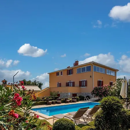 Villa Pool Divina *