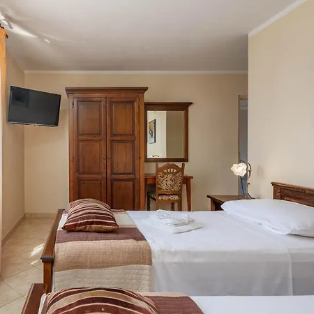 Pool Divina Villa Šišan