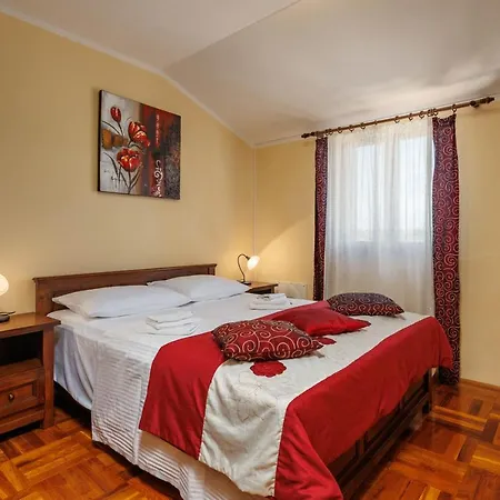 Pool Divina * Šišan