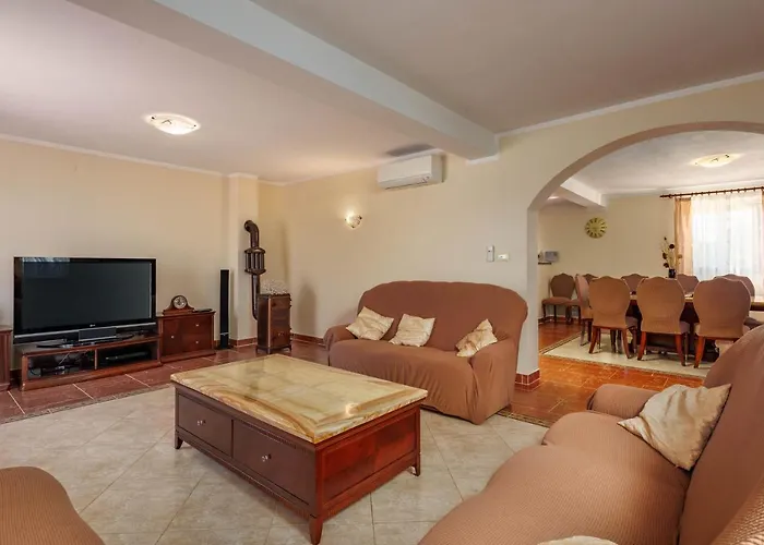 Villa Pool Divina