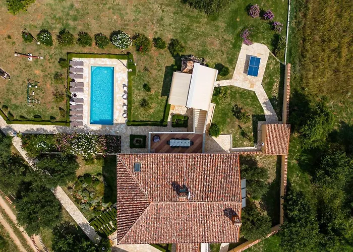 Pool Divina Šišan