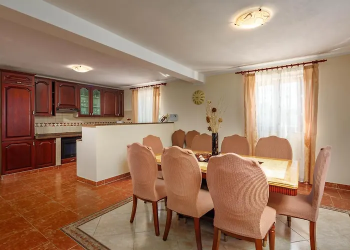 Pool Divina Villa Šišan